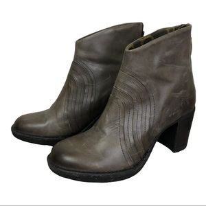 Fly London gray block heel boot size 39 8